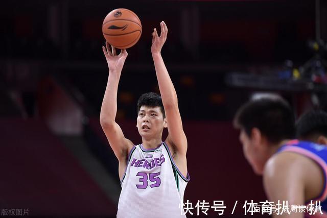 马鑫鑫|宫鲁鸣终于出手,年轻化突然加速,山东男篮正积极配置年轻球员!