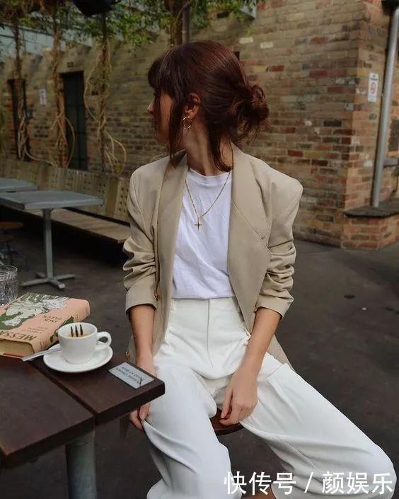 白裤子，穿上了就会上瘾，因为太时髦了！