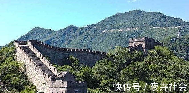 可卡克拉|1979年站在长城喝可乐的中国男孩,照片红遍全球,后来过得如何