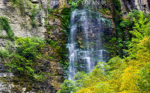 金佛山烛台峰，自驾才能领略的奇峰飞瀑，绝壁上惊现两大未解之谜