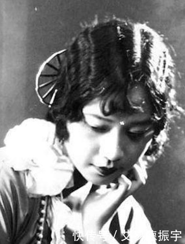 她是民国才女,洞房当夜却和丈夫说:你我决不能成为夫妻