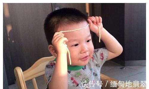 乳牙|宝宝几个月长牙算正常?乳牙萌出时间、信号、护理注意,家长收藏