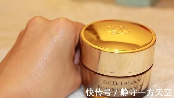 大牌|朋友30多岁了,脸上连皱纹都没有,她到底用的什么大牌护肤品!