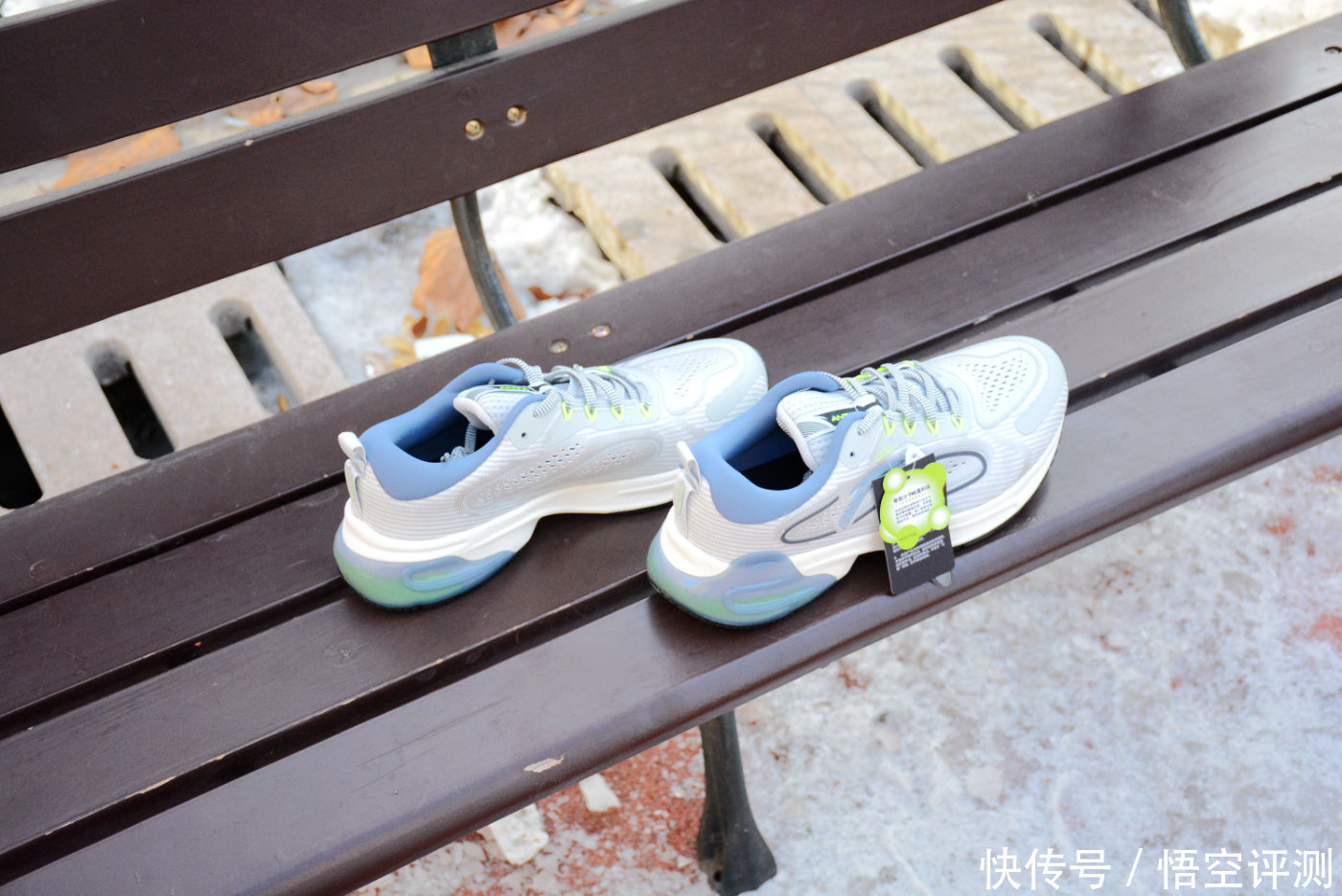 克服冬天跑步的困难?入手智能跑鞋吧:安踏联名咕咚跑步鞋评测