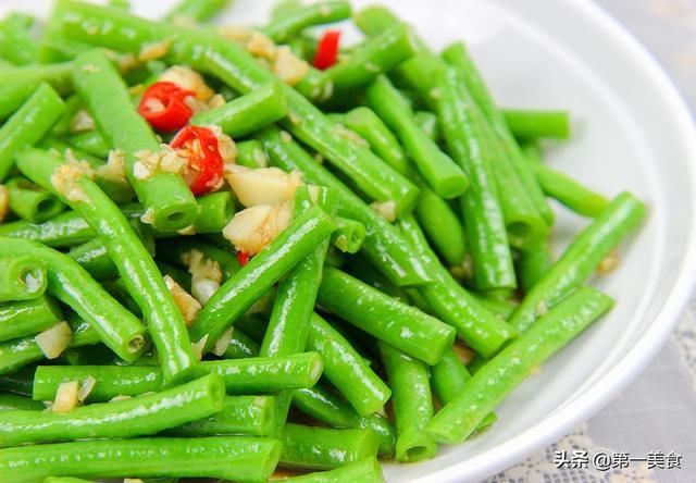 入味|蒜泥豆角很多人都做错了，学会这个方法，清脆不变色，脆嫩入味