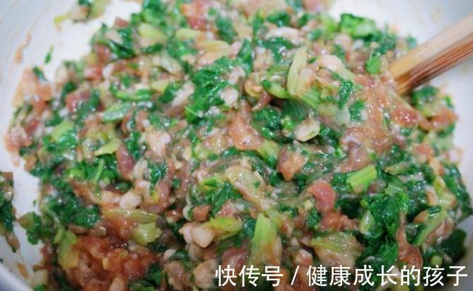 秋天包饺子,萝卜大白菜靠边站,用这食材做馅真鲜,越吃越想吃
