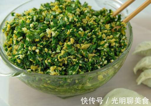 虾皮|做韭菜馅饺子，切完别直接拌馅，忘了关键一步，难怪韭菜总出水