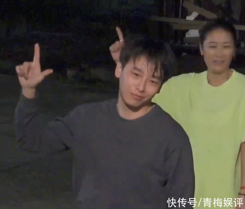 節(jié)目|張藝興去進(jìn)貨，坐三輪卻坐出跑車既視感，誰曾想一旁的彭彭更搶鏡