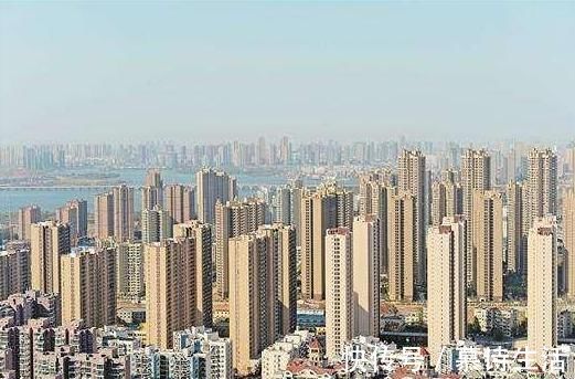 离世|如果父母突然离世，而房产证上的名字还是父母的，这样该怎么办