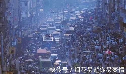 行为!世界最脏的国家,印度都甘拜下风,街边女人的行为令人难以置信