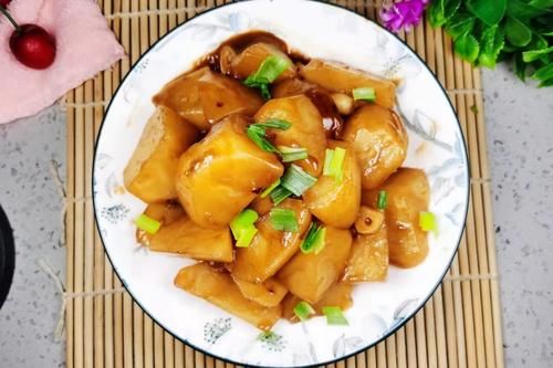土豆|秋季，别总吃冬瓜茄子，不妨试试它，软糯入味，好吃到不想放筷子