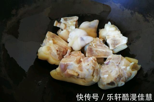 黄豆|买2个猪蹄，加上1把黄豆一焖，肥而不腻，好吃无腥味