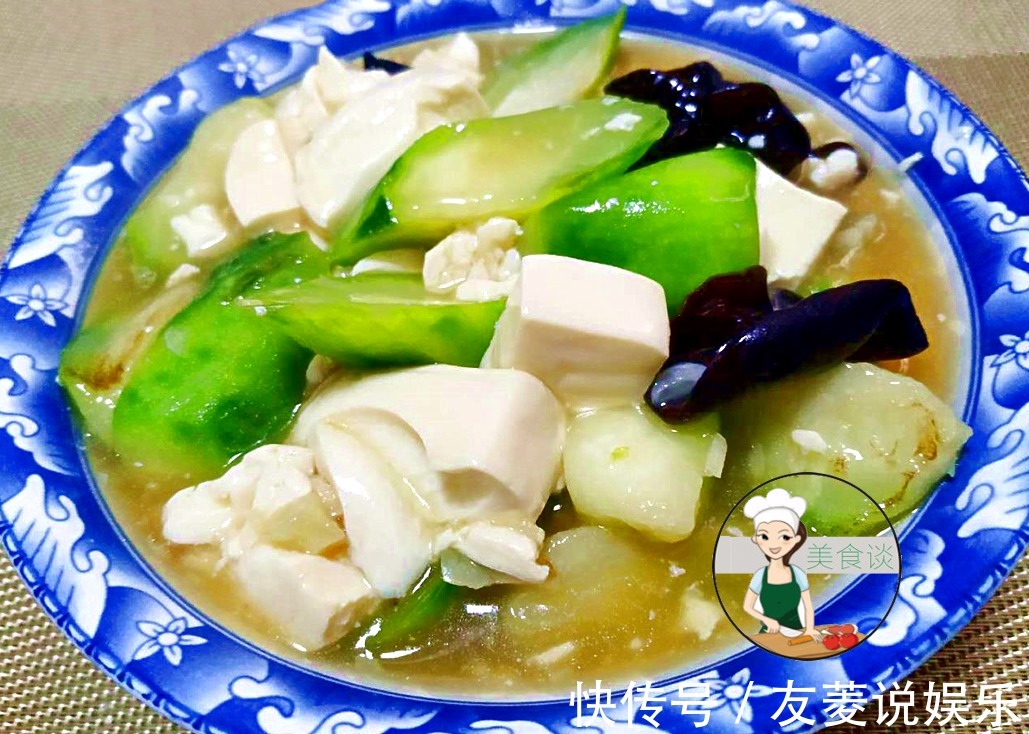 三样素菜一起炒,实在太鲜美了,隔三差五做给孩子吃,营养又美味