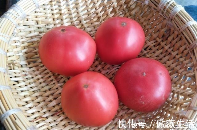 凉拌西红柿,只知道放糖就错了,难怪西红柿不出汤,大厨这样做