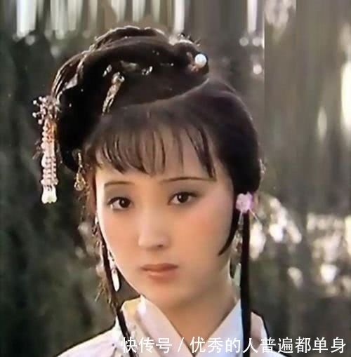 首诗|黛玉和宝钗谁更美?答案藏在这首诗中,太出乎意料了