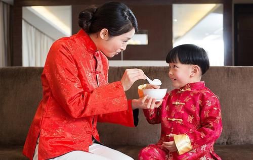 元宵節吃湯圓，嬰幼兒、孕婦、老人不要吃，其他人牢記“五不要”