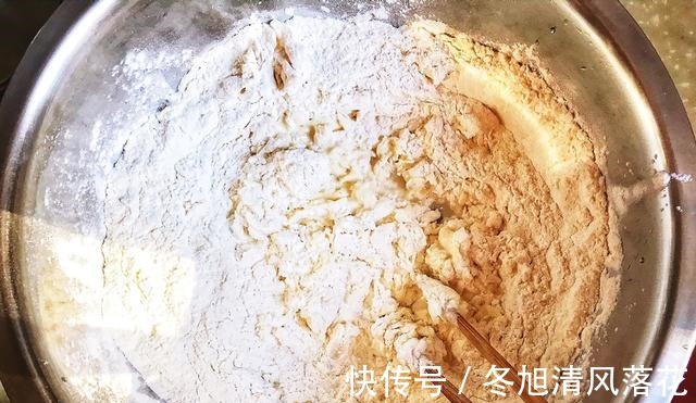 韭菜盒子|不破皮不露馅的韭菜盒子做法，香味浓郁，几天不吃想得慌！