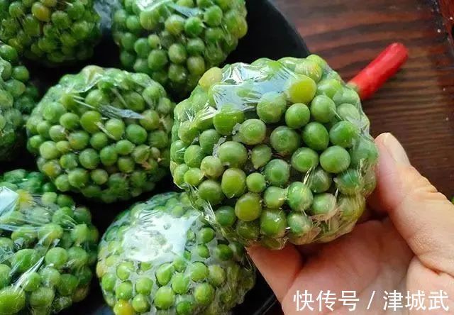 保鲜膜|告诉大家:市场碰到它别手软,过7月就少了,买来焯水放冰箱,煮汤炒菜真鲜