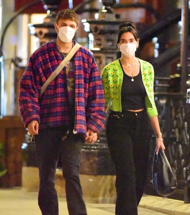 针织开衫过时？这三款简直不要太时髦