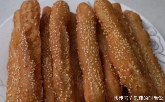 面粉|3个鸡蛋1碗面粉,你最想不到的做法,比油条简单,比油饼好吃