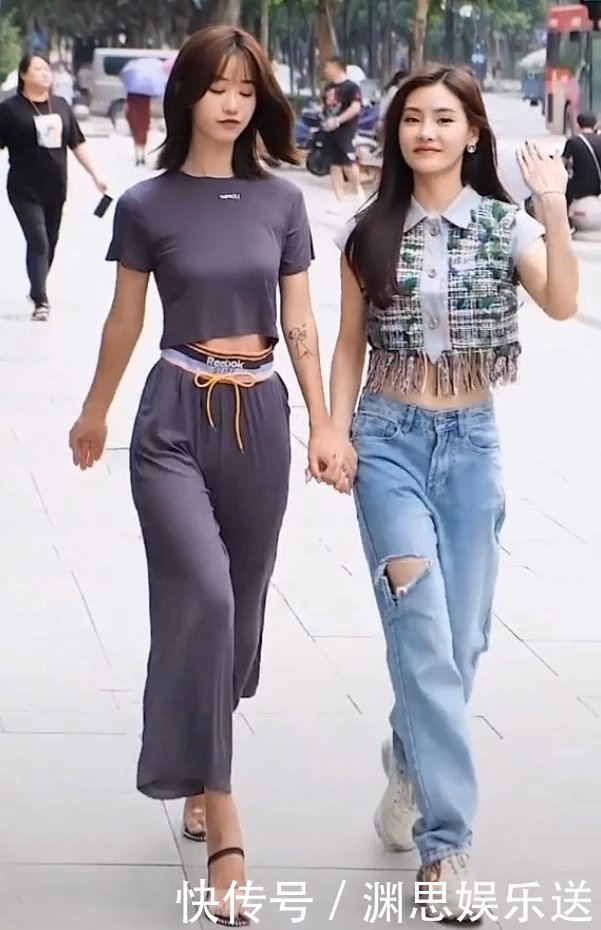 运动鞋|闺蜜两人同穿套装,个子矮的反而赢了,全因穿了一条“破裤子”