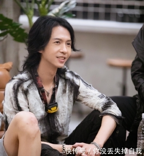 《披荆斩棘》黑马出现，票数断层张智霖远甩陈小春，成热门夺冠者