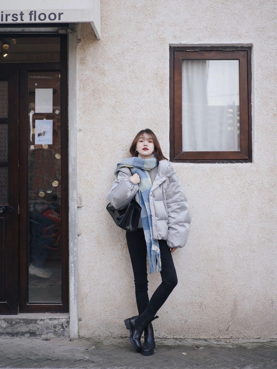 羽绒服|冬季的衣品很重要,借鉴4款实用的羽绒服,不费劲又优雅