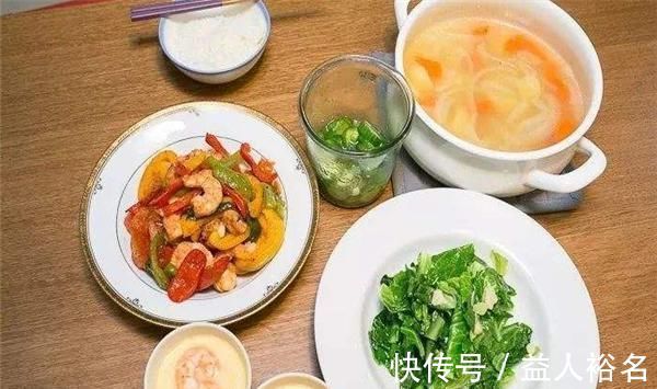 黄曲霉毒素|3种食物被视为“肝病生成器”，家里厨房中如果有，趁早扔掉