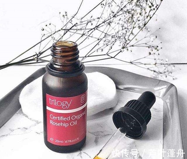 丝塔芙 化妆要想好看当然得从护肤做起,护肤品大测评,不长痘的关键