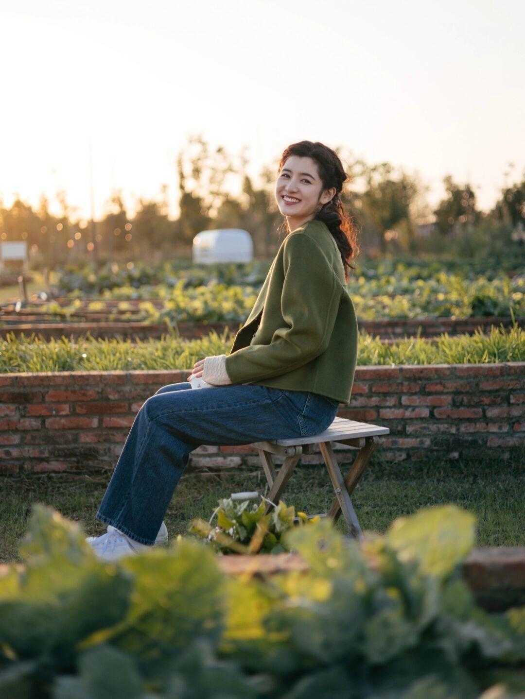 下半身 与其还在搭大衣,不如看看冬款短外套,清爽温柔