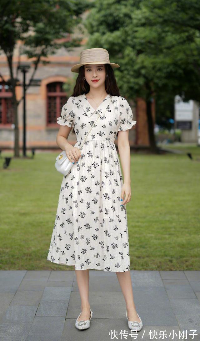 秘籍 连衣裙遮肉的穿搭秘籍,简单搭配就能让造型美感进阶,还有气质