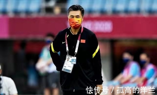 球迷们|怪事儿？球迷都能看懂，专业教练团队和足协看不清楚，他们都来了