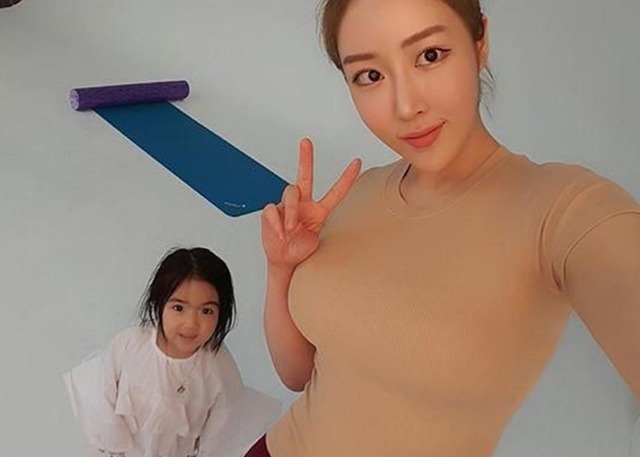 爱美之心|90后辣妈本想晒娃,谁知自己意外走红,看到身材后,网友:羡慕了