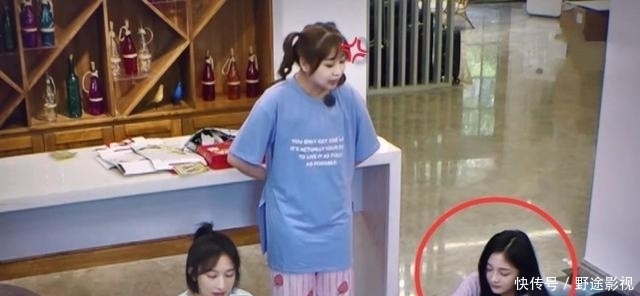 周洁琼孔雪儿早期同框,颜值差距太明显,终于明白前者为何那么火