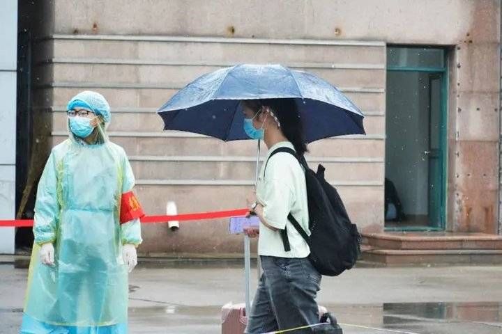 齐鲁工业大学|齐鲁工业大学1900余名省外新生如约而至，7日省内新生报到