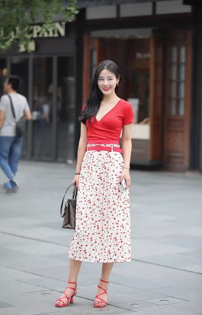 女人味|女生出街穿搭高跟鞋，让自己显得更有女人味