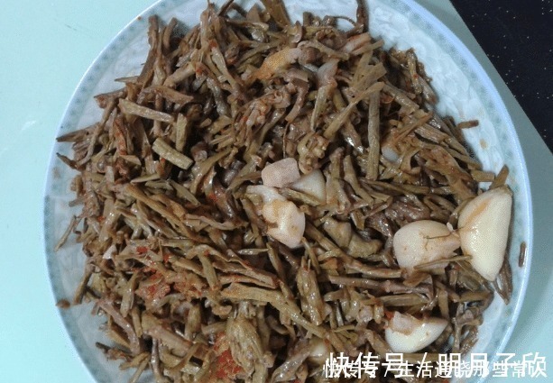 秋季,吃猪肉不如吃它,等于天然泻药,刮油排毒,小腹不鼓了