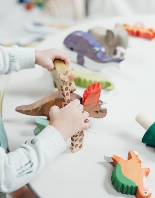 突触|神经学家:最锻炼孩子脑力的“一件事”,却被无数爸妈所禁止