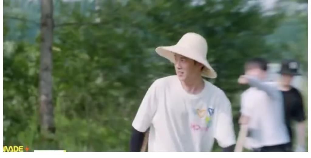 蘑菇|48岁特工苦寻妻子25年,不料妻子已是英国贵族,门一开倪萍愣住了