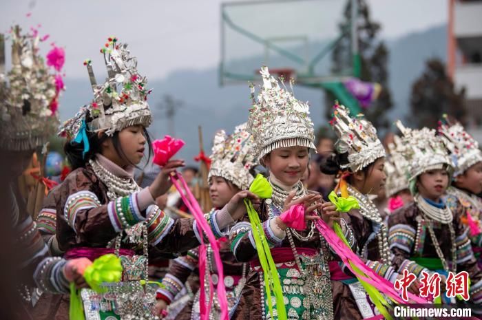 芦笙舞|贵州从江：非遗进校园笙舞庆新年