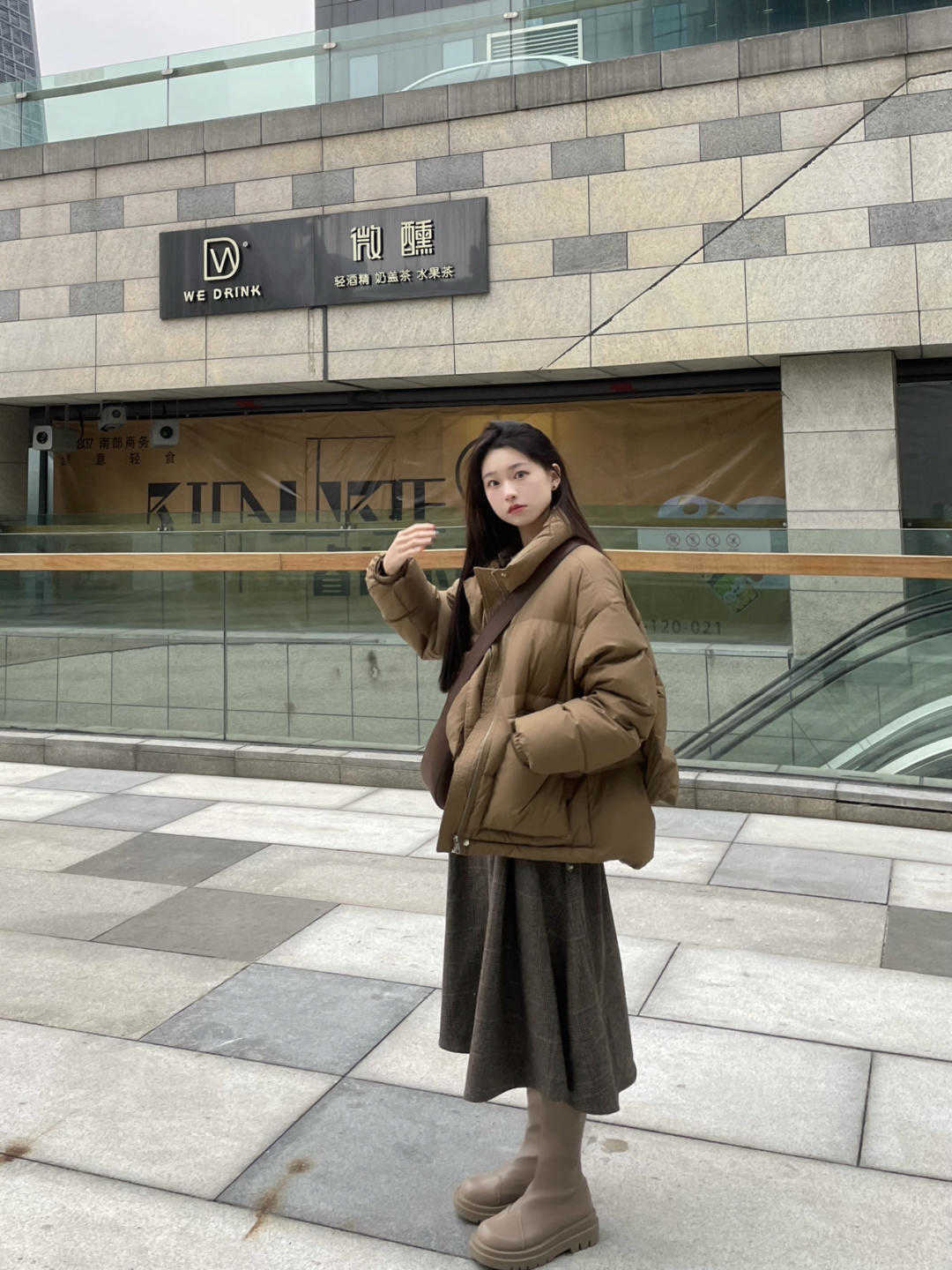 运动款 大衣和羽绒服都不是你的冬季,那就选择厚外套吧!