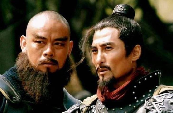 董超!水浒传中,林冲为何恩将仇报,要害死鲁智深?杨志替他说出了答案