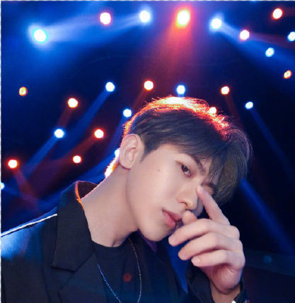 蔡徐坤惊现真人秀《婆婆和妈妈》，出场方式引网友热议