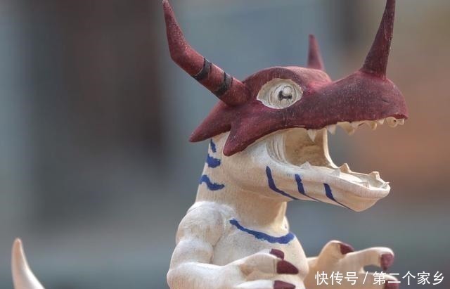 亚古兽|72岁爷爷自制“暴龙兽”手办,看手就知道,这位大佬不一般