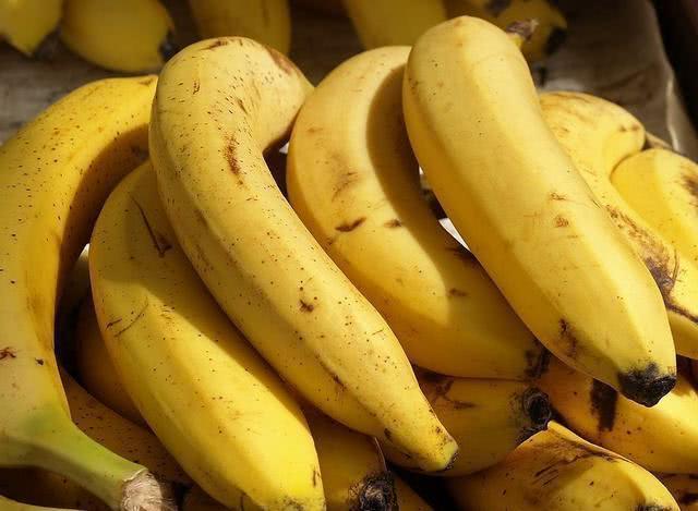 褪黑素|经常失眠的人,睡前吃此几种食物,补充褪黑素,一觉到天亮