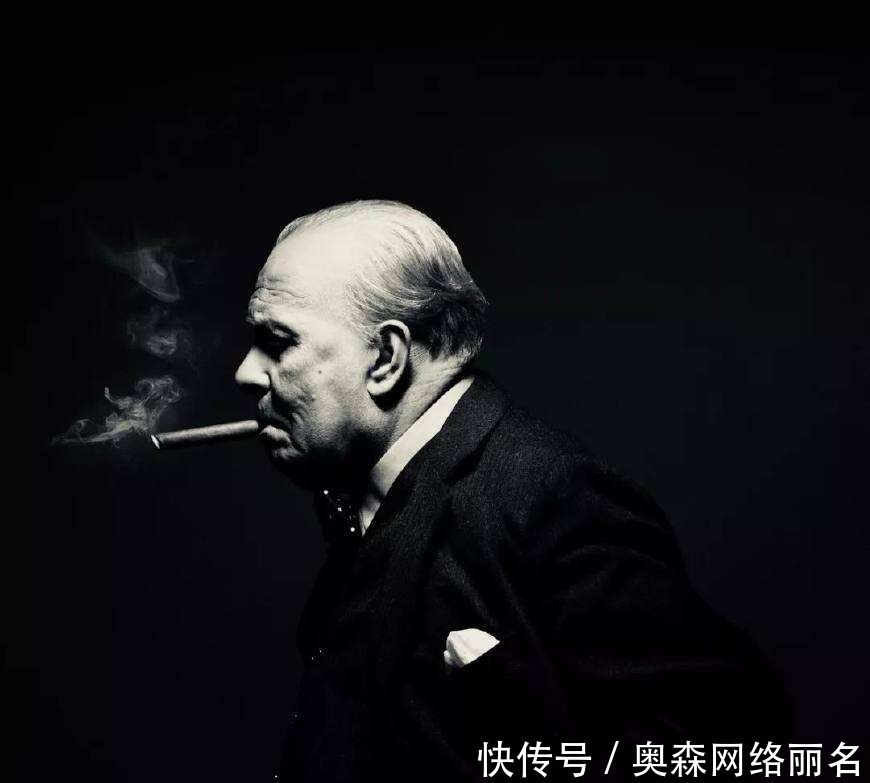 首相|首相丘吉尔为了自己的儿子放弃公爵,没想到儿子不成器