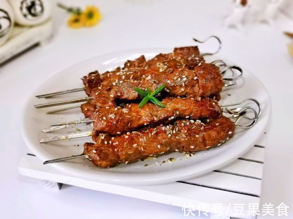 孜然牛肉串好吃下饭的小秘诀，快快学起来