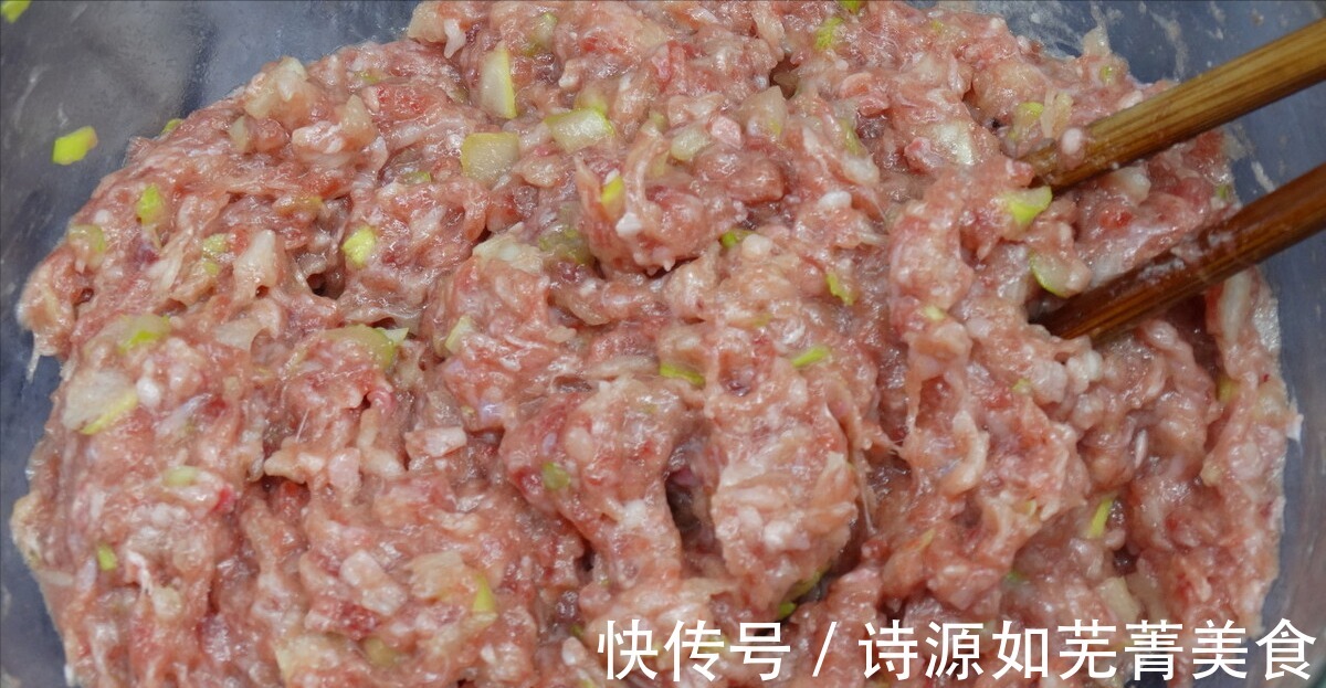 自己调的肉馅,总是不香不嫩不油润原来忽略了关键的2味料!