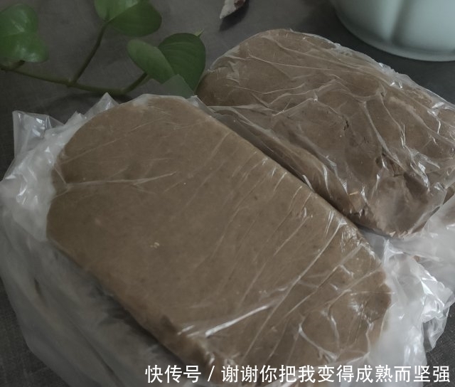 自制绿豆蓉，口感细腻，微甜不腻