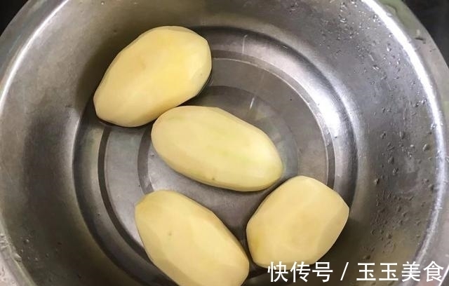 干辣椒|牛肉炖土豆天冷暖胃滋补菜,冷水下肉,肉质鲜嫩有嚼劲